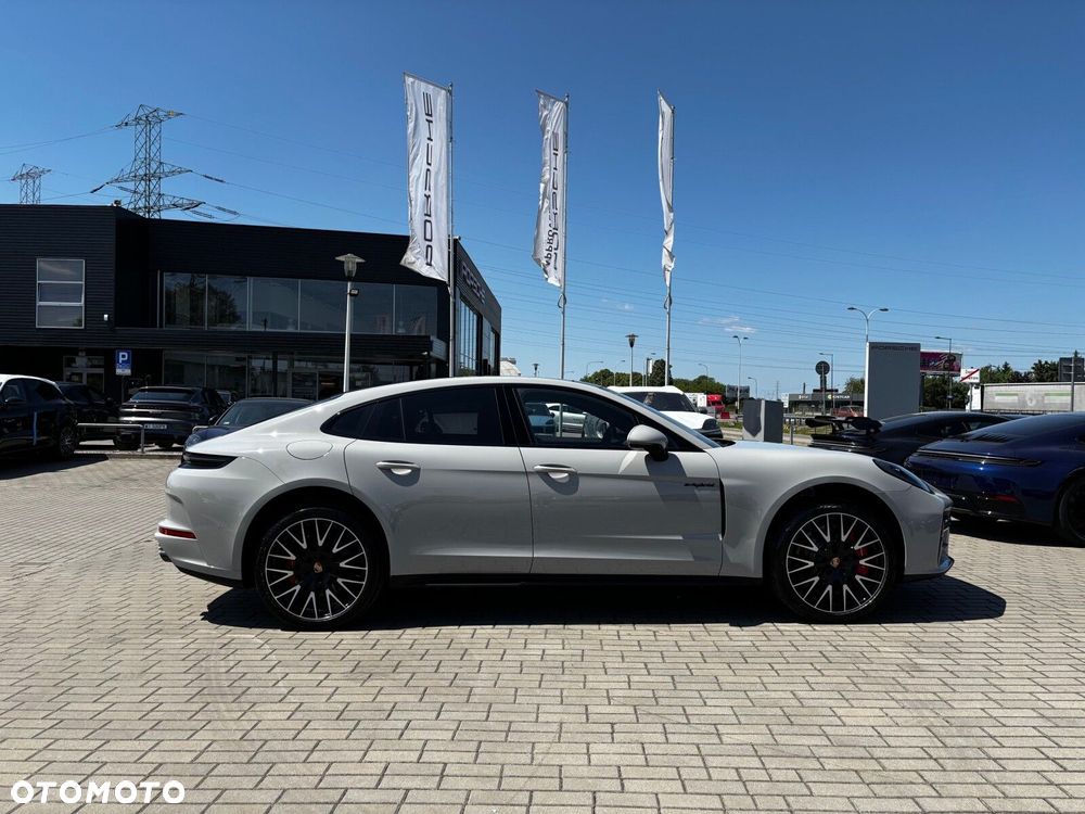 Porsche Panamera - 4