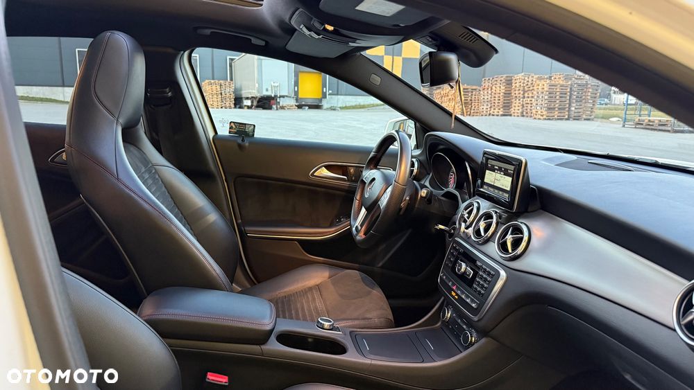 Mercedes-Benz GLA 250 4-Matic - 12