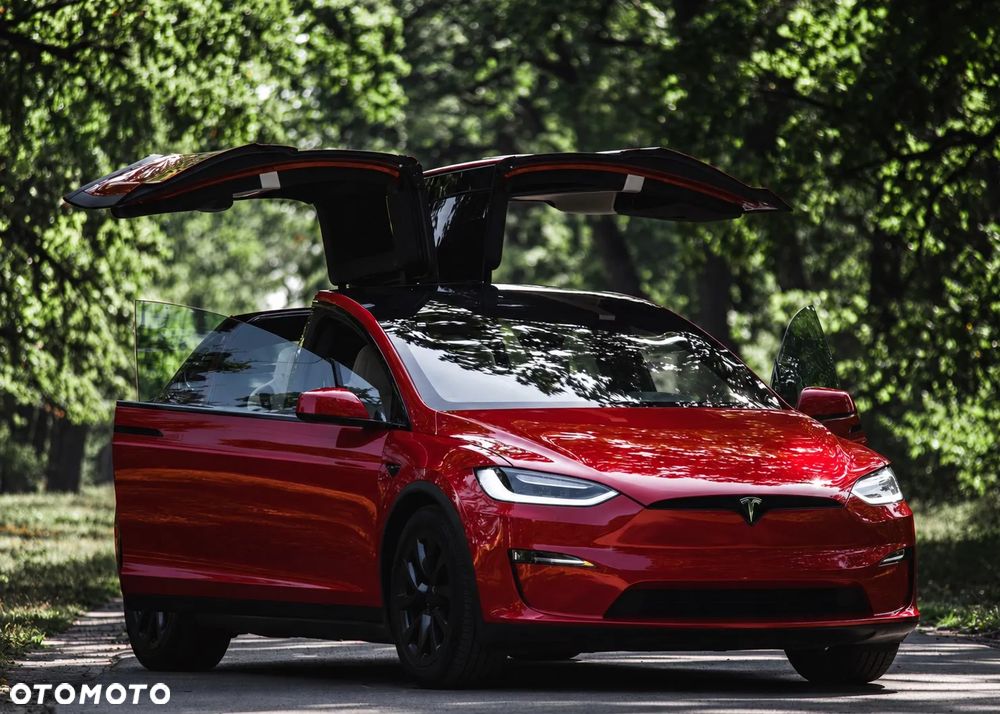 Tesla Model X - 9