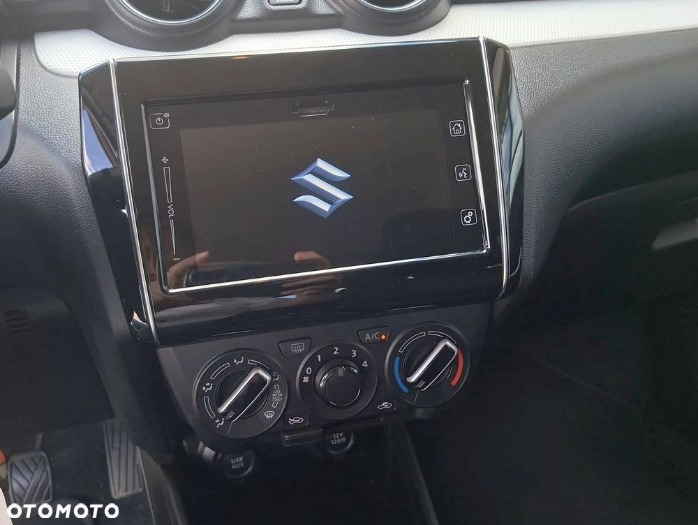 Suzuki Swift 1.2 SHVS Premium Plus - 23