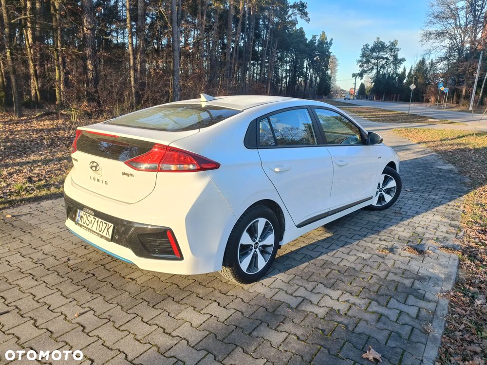 Hyundai IONIQ - 2