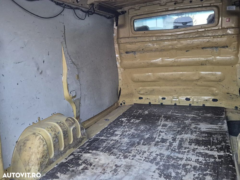 Renault TRAFIC - 13
