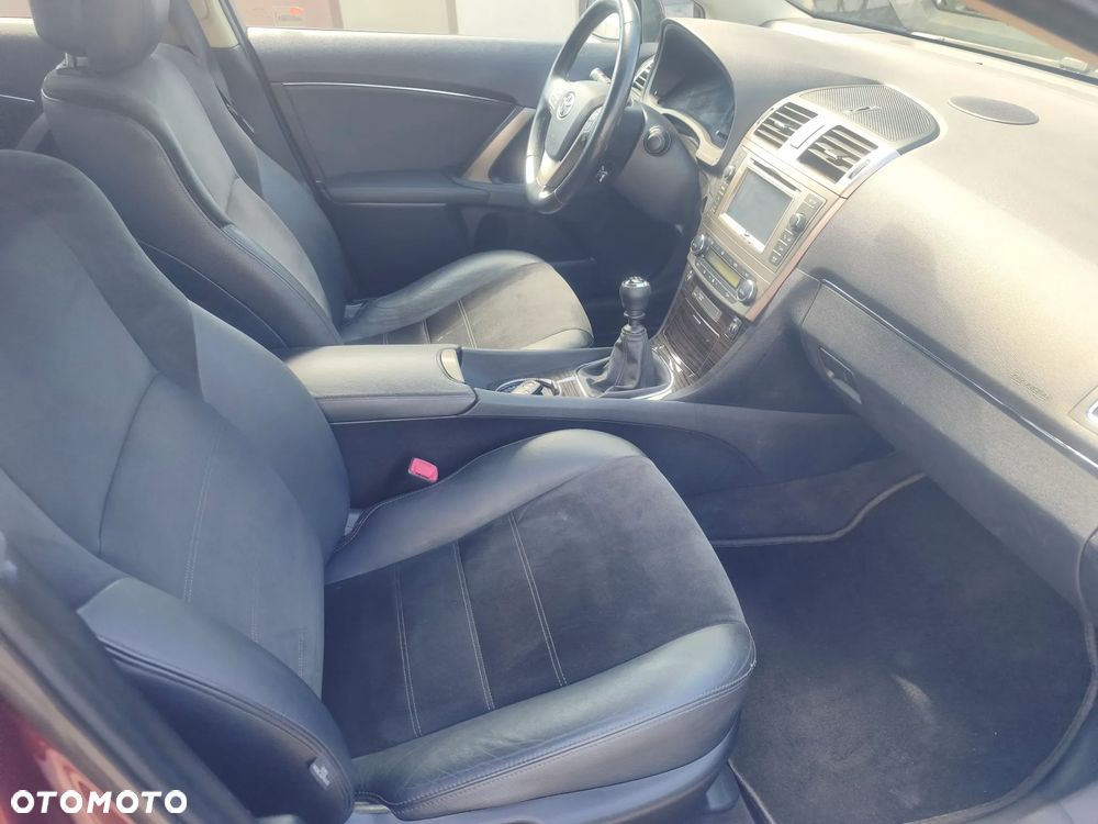 Toyota Avensis 1.8 Executive - 7