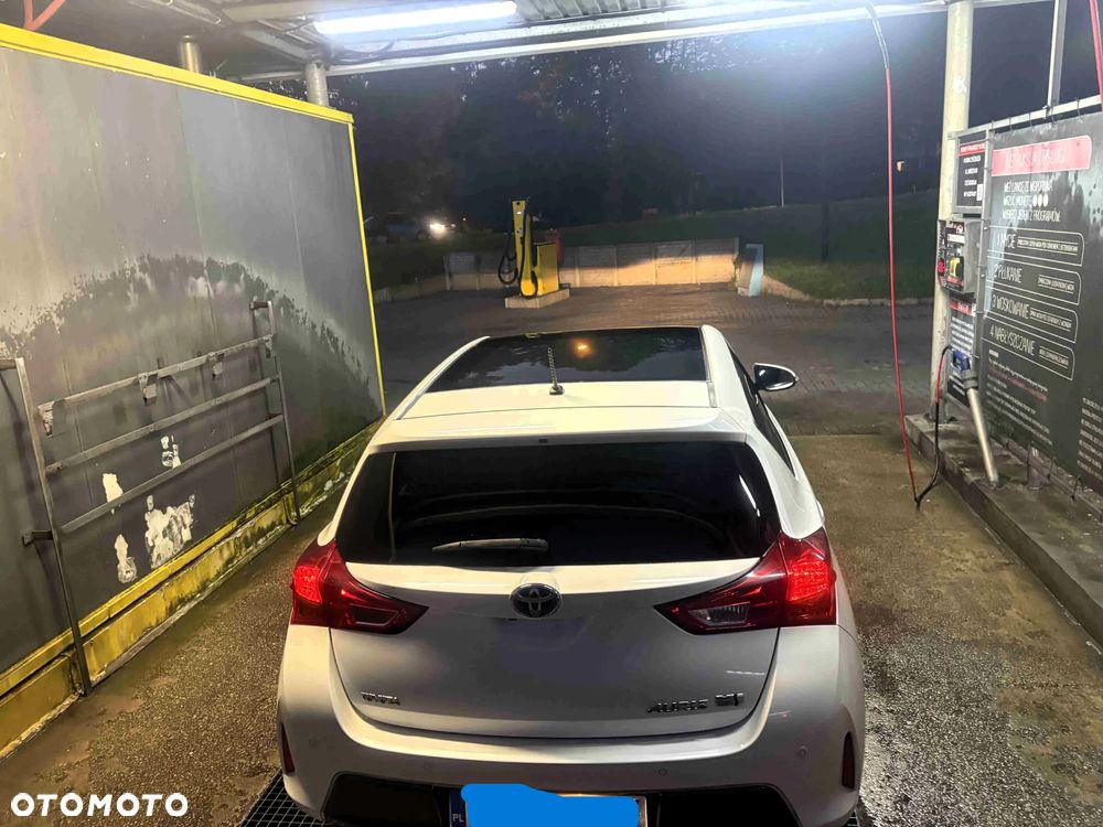 Toyota Auris 1.8 Hybrid Executive - 3