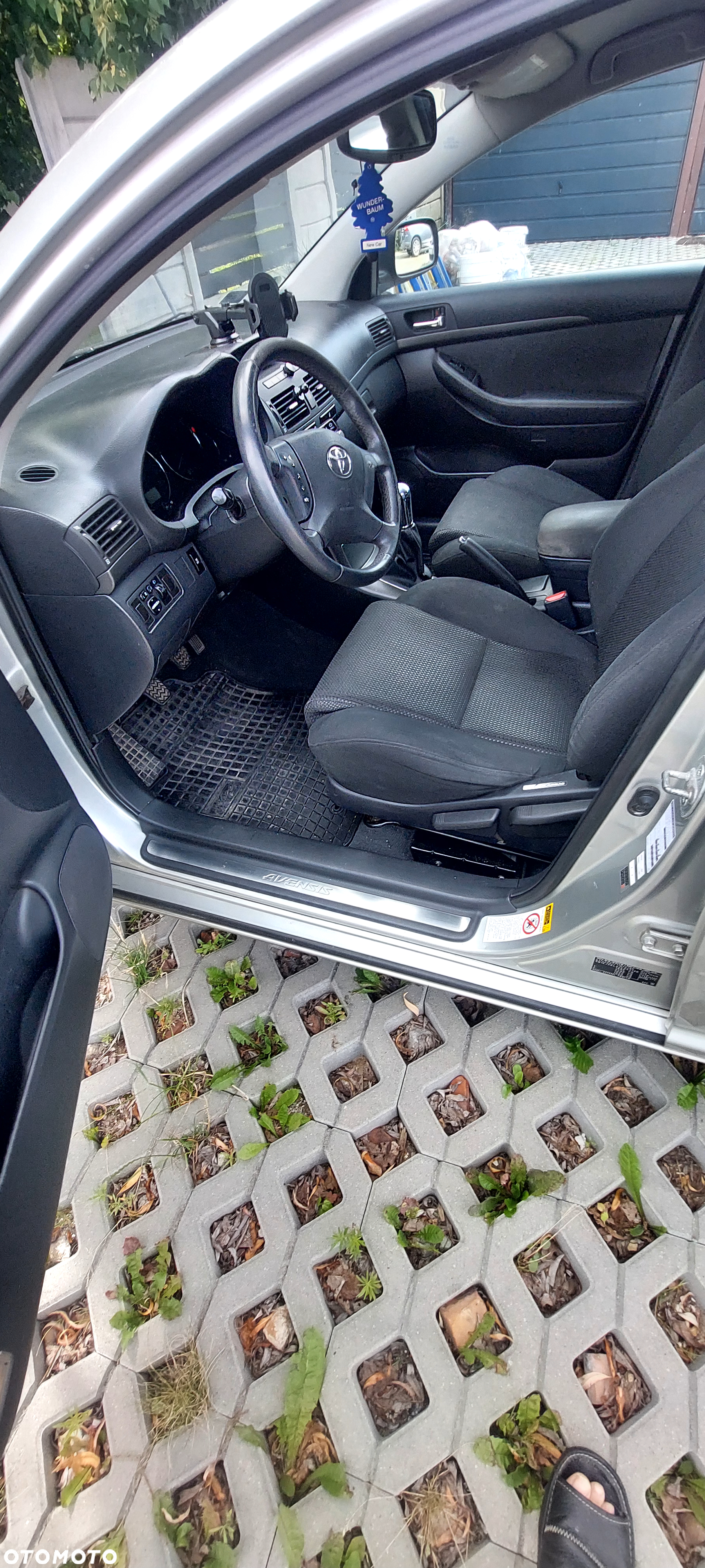 Toyota Avensis 2.0 VVT-i Combi Executive - 17