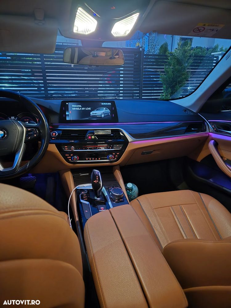 BMW Seria 5 520d xDrive AT - 9