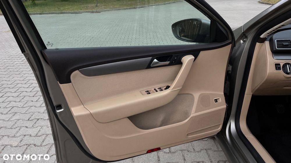 Volkswagen Passat 2.0 TDI Comfortline CityLine - 19