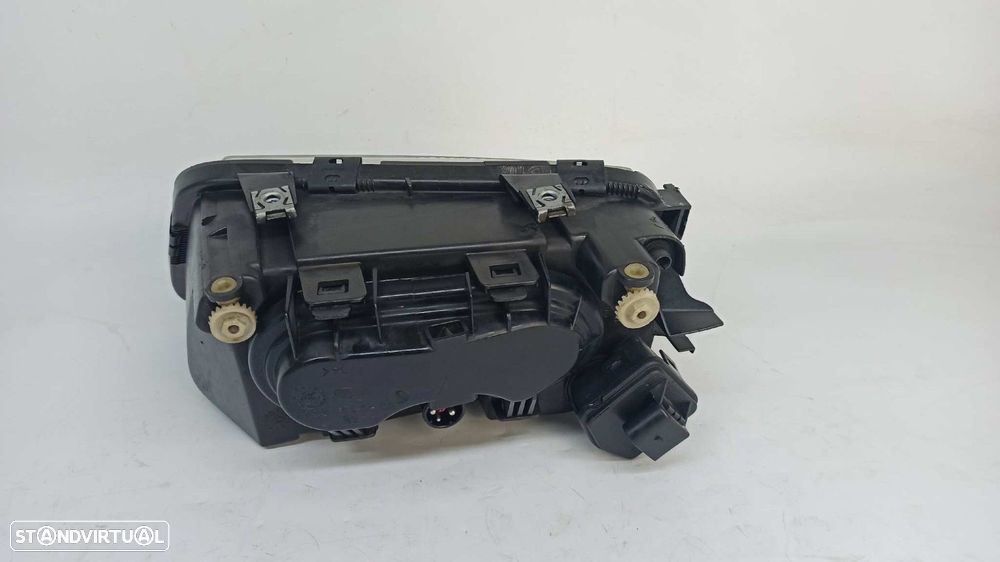 FAROL DIREITO AUDI A3 (8L) 1.6 AMBITION - 2