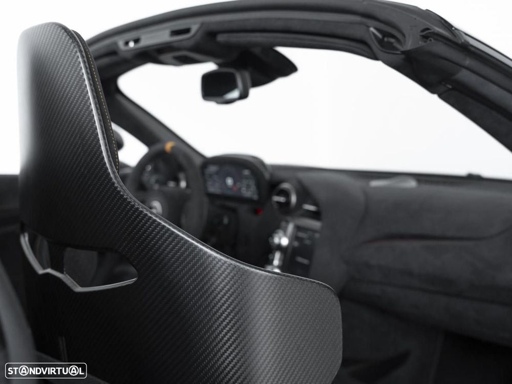 McLaren 765LT - 17