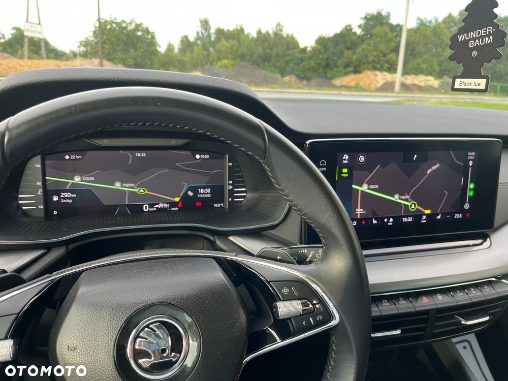 Skoda Octavia Combi 2.0 TDI DSG Exclusive Plus - 33