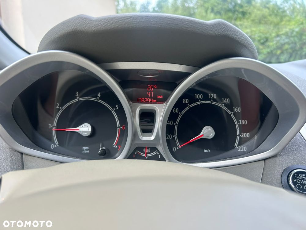 Ford Fiesta 1.4 Ghia - 21