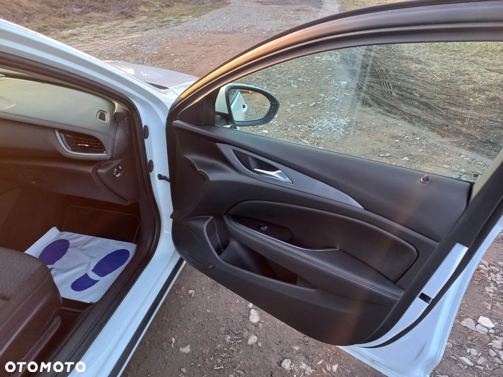 Opel Insignia - 19