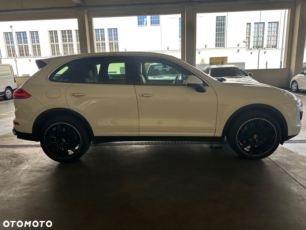 Porsche Cayenne Diesel Platinum Edition - 12
