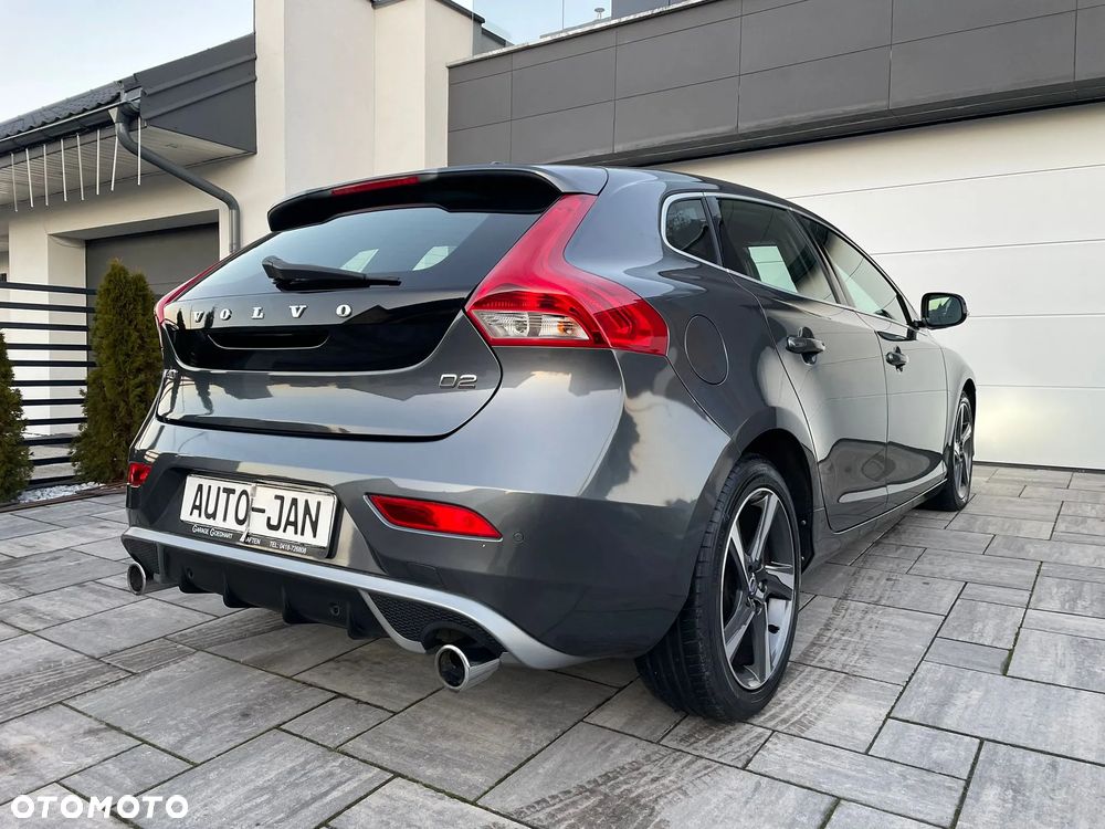 Volvo V40 D2 R Design - 33