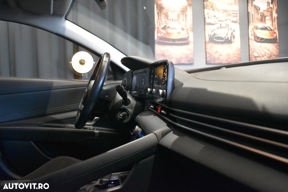 Hyundai Elantra 1.6 l 123 CP CVT Highway - 10