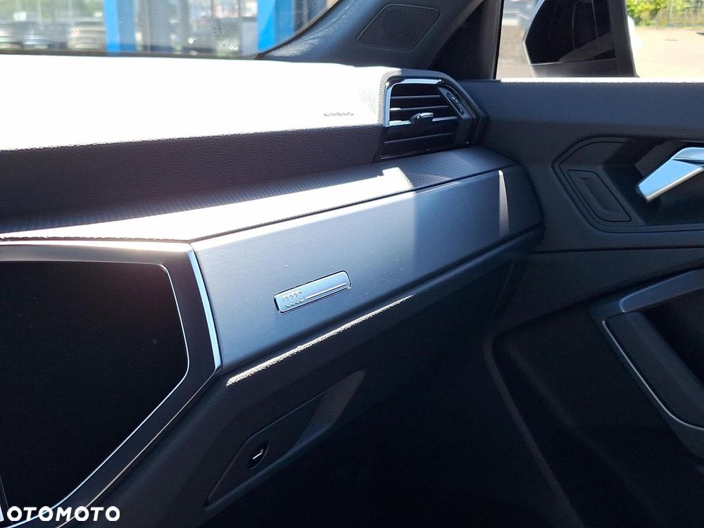 Audi Q3 Sportback - 36