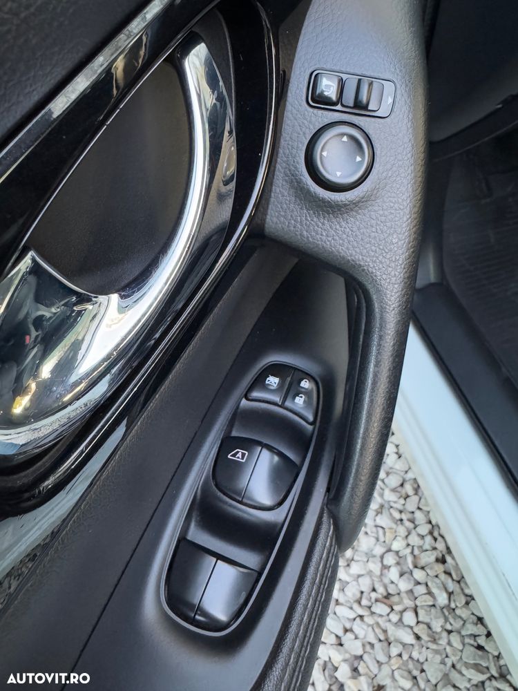 Nissan Qashqai 1.6 DCI TEKNA+ - 14