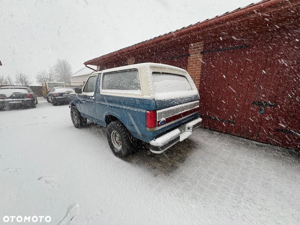 Ford Bronco - 3