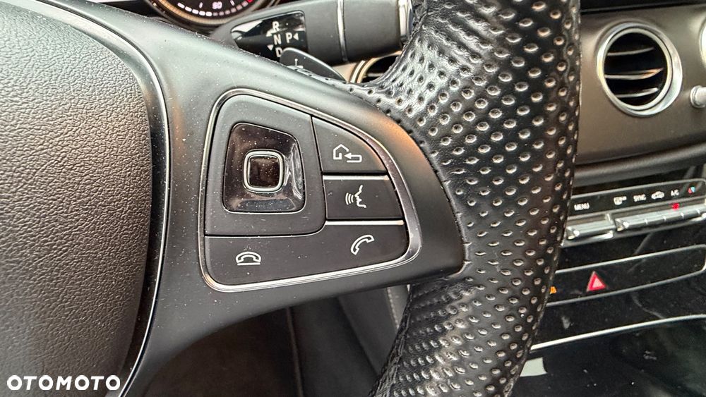 Mercedes-Benz Klasa E 200 CGI BlueEFFICIENCY Automatik Avantgarde - 30
