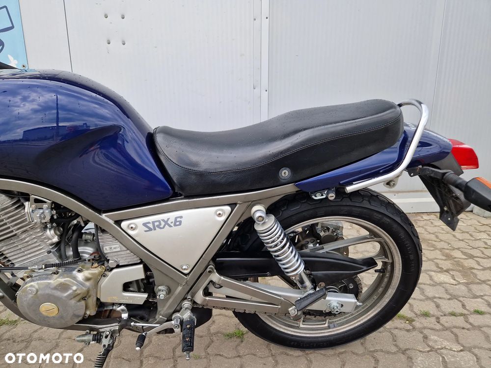 Yamaha SRX - 18
