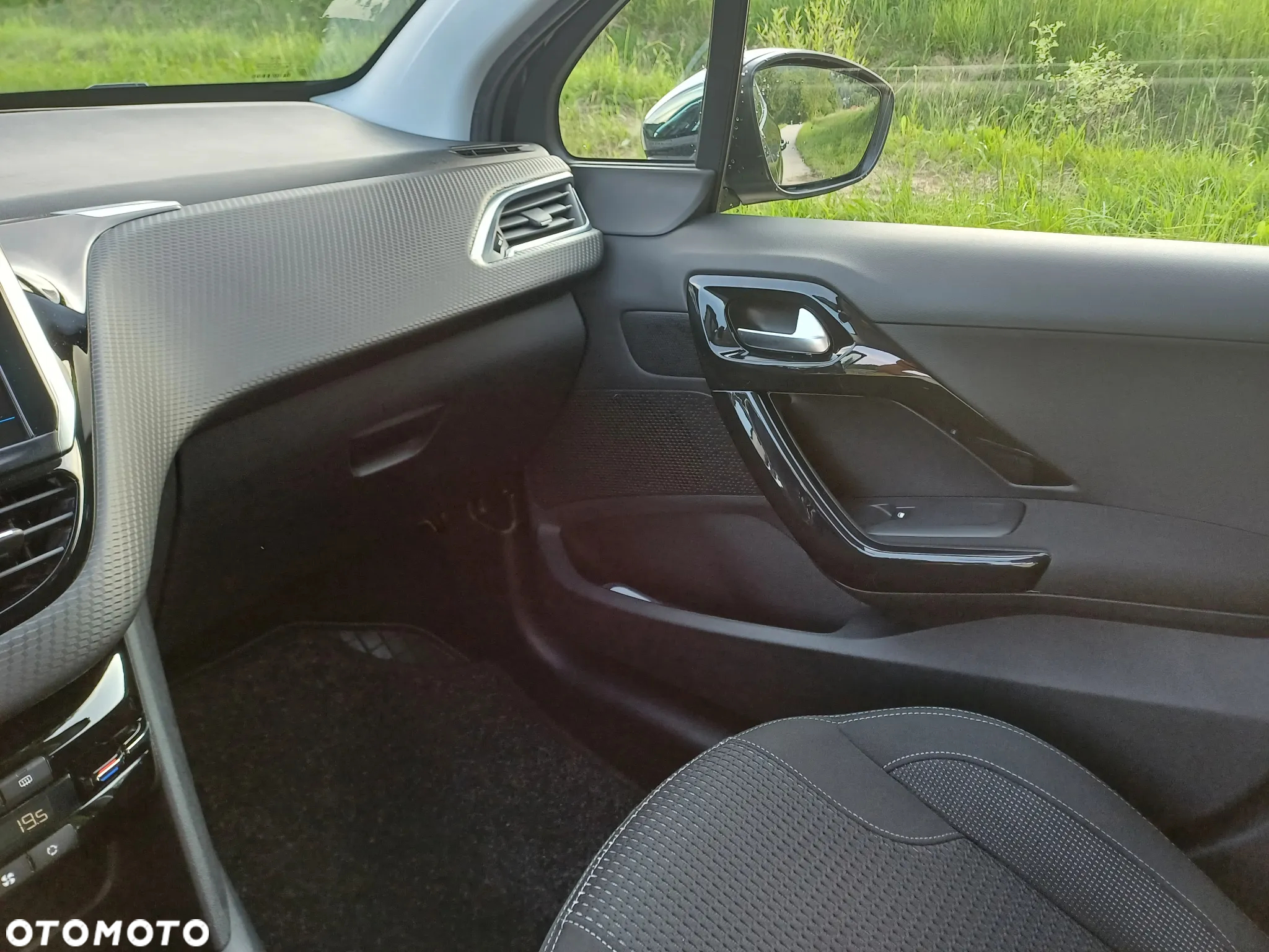 Peugeot 208 PureTech 110 Stop & Start Active - 17