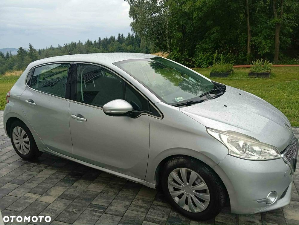 Peugeot 208 - 3