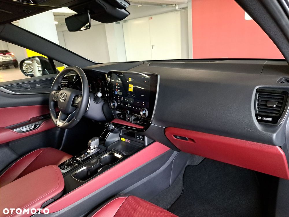 Lexus NX 350h Prestige AWD - 18