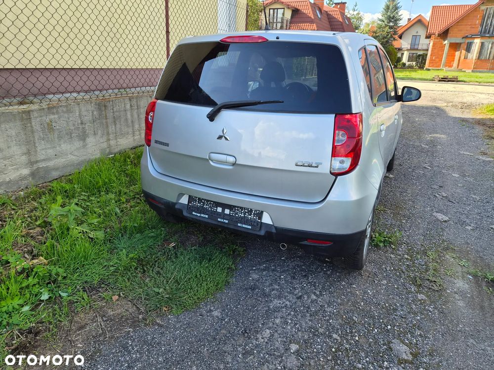 Mitsubishi Colt - 15