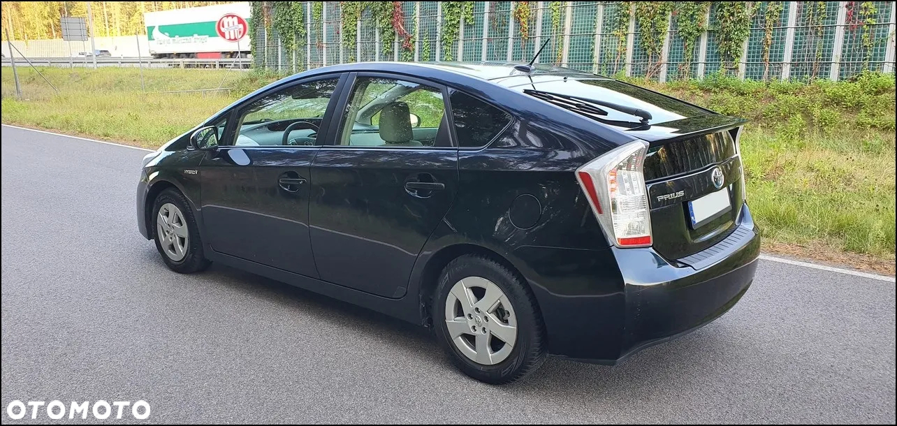 Toyota Prius 1.8 HSD Prestige - 9