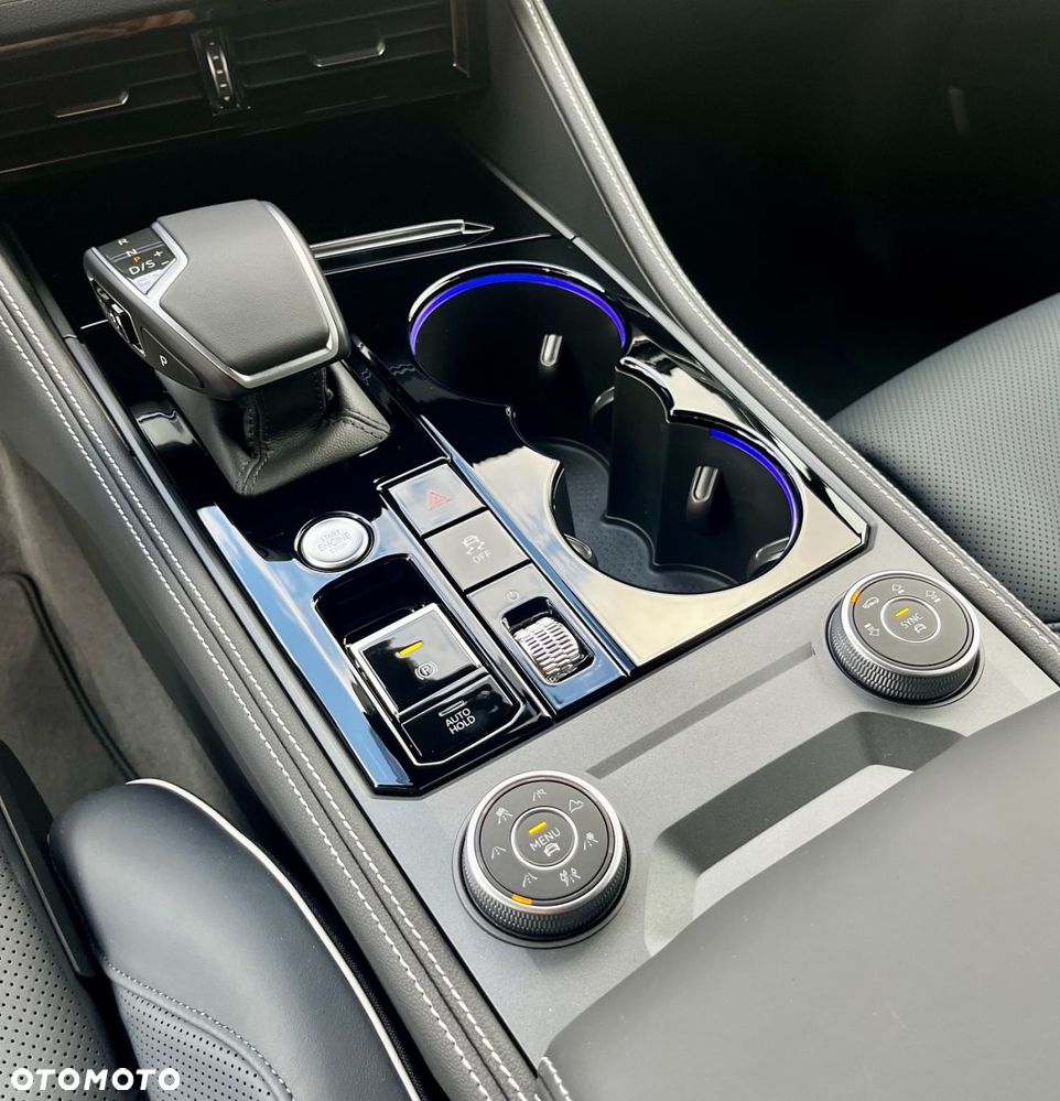 Volkswagen Touareg - 11