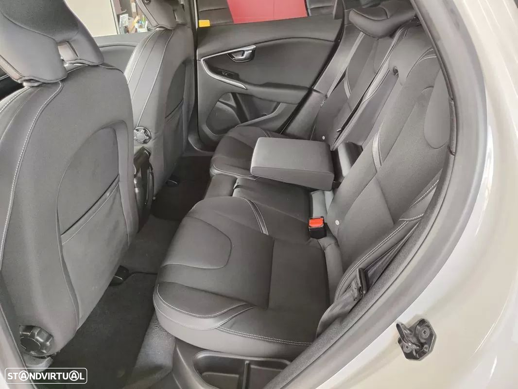 Volvo V40 1.6 D2 Momentum - 12