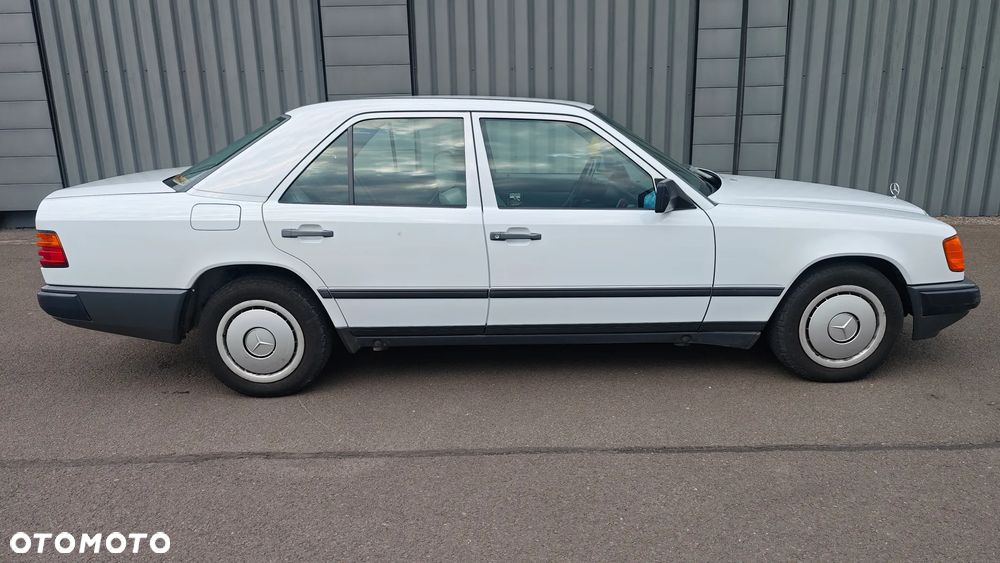 Mercedes-Benz Klasa E - 1