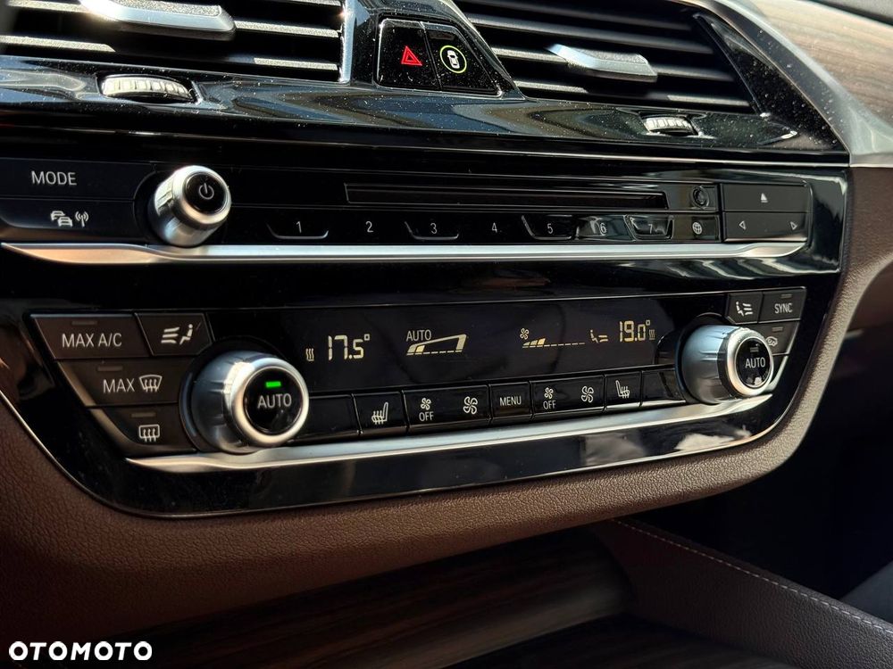 BMW Seria 5 520d Luxury Line - 15