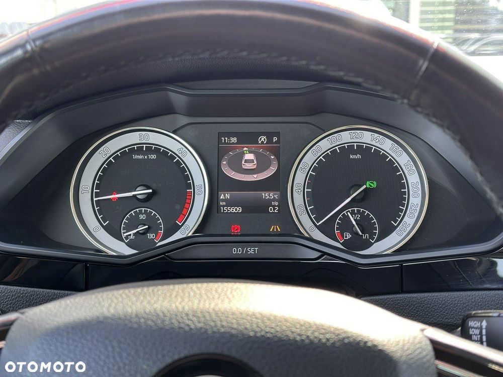 Skoda Superb 2.0 TDI SCR 4x4 L&K DSG - 23