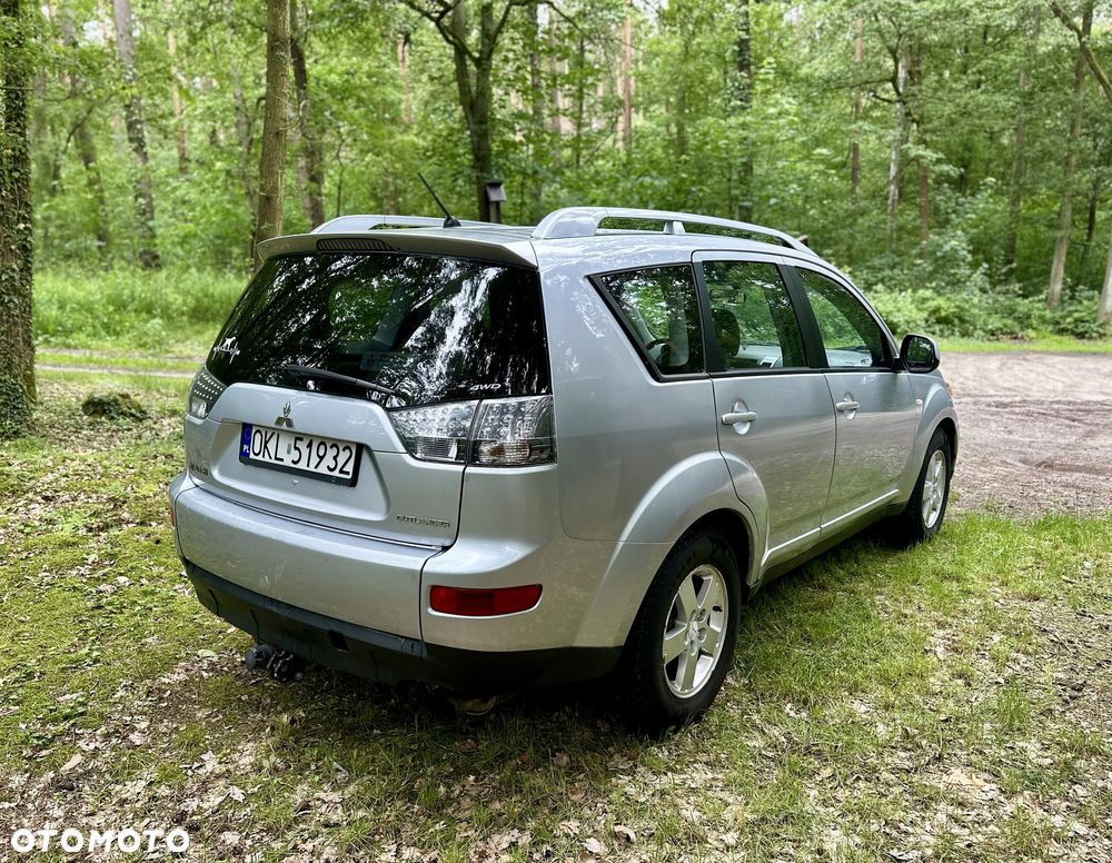 Mitsubishi Outlander - 4