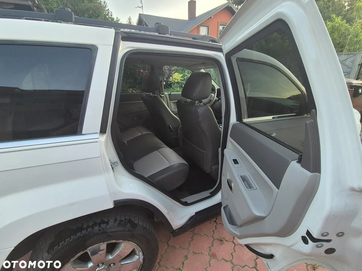 Jeep Grand Cherokee - 10