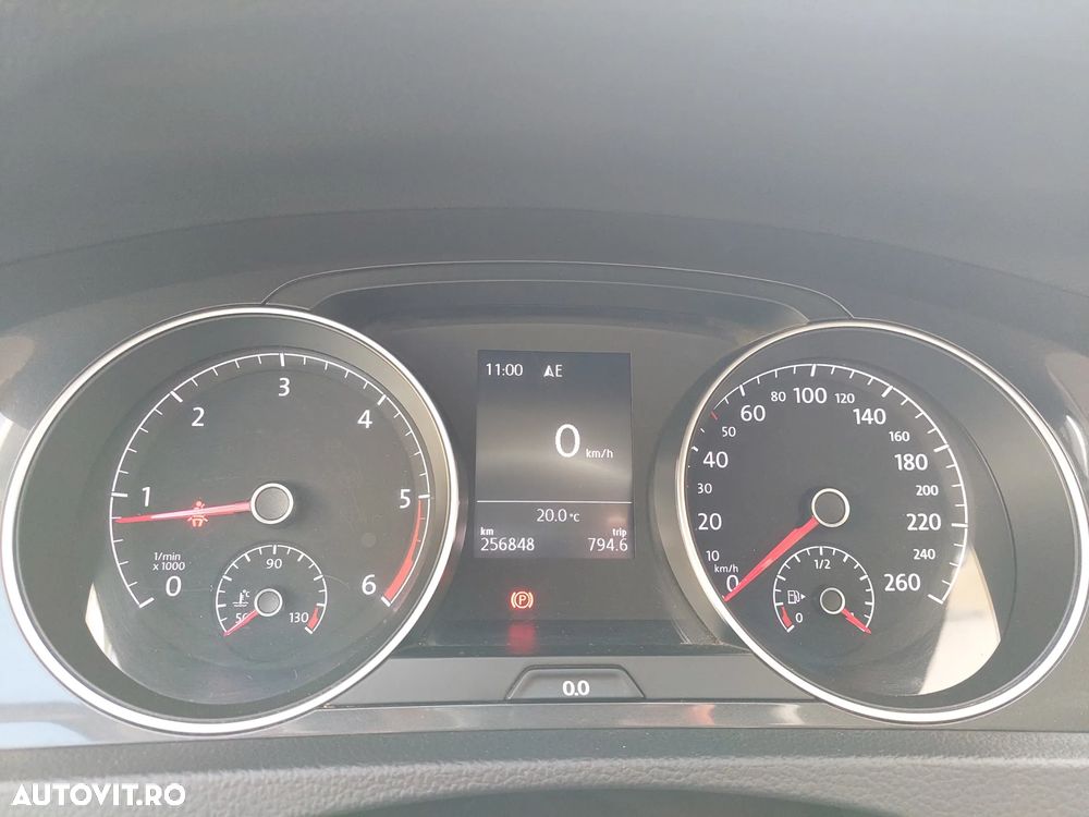 Volkswagen Golf 1.6 TDI Comfortline - 7