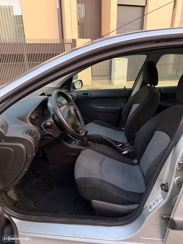 Peugeot 206 1.1 Color Line - 9