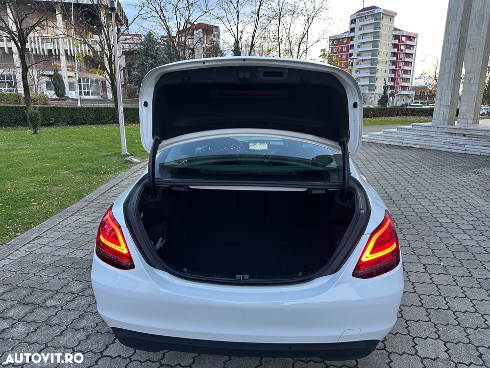 Mercedes-Benz C 220 d 4MATIC 9G-TRONIC - 28