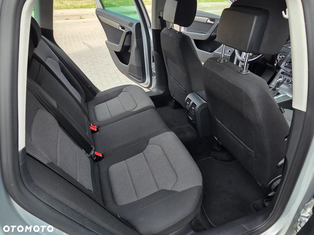 Volkswagen Passat 2.0 Blue TDI DSG SCR Comfortline - 27