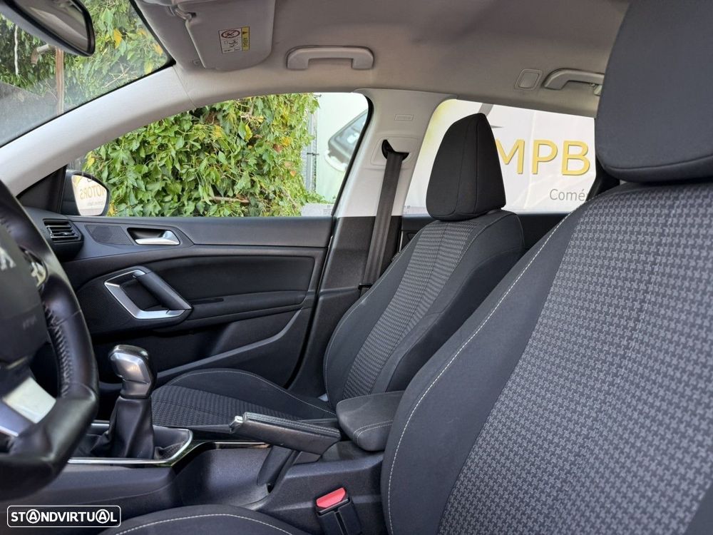 Peugeot 308 SW 1.6 BlueHDi Allure — fotografia 16
