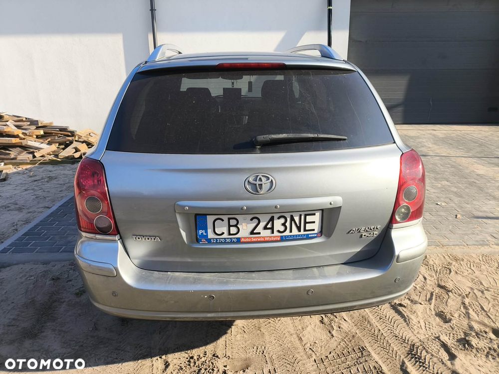 Toyota Avensis 2.2 D-CAT Travel - 2