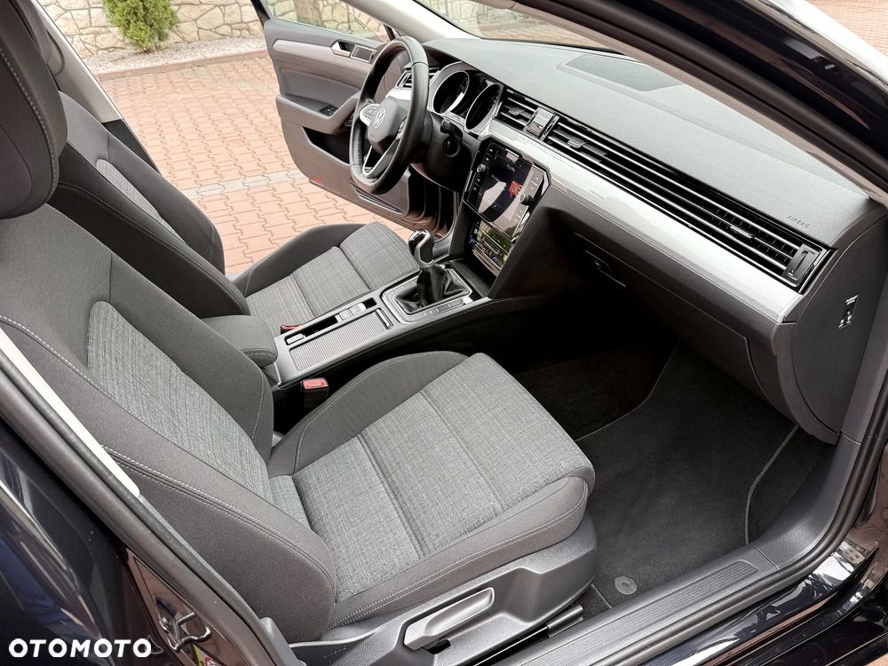 Volkswagen Passat 1.5 TSI EVO Elegance - 11