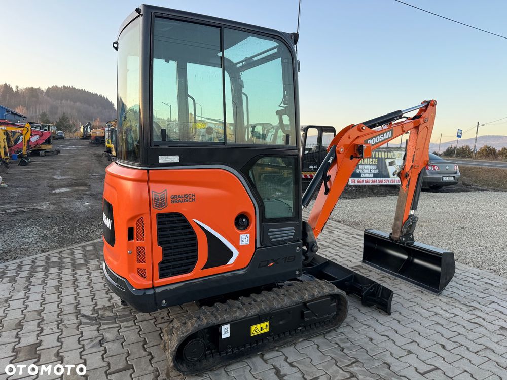 Doosan Dx19 - 4
