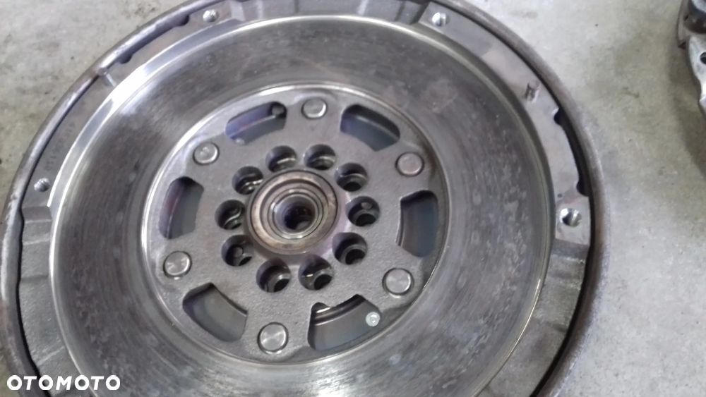 sprzęgło koło dwumasowe A6 C6 2.7 TDI - 12