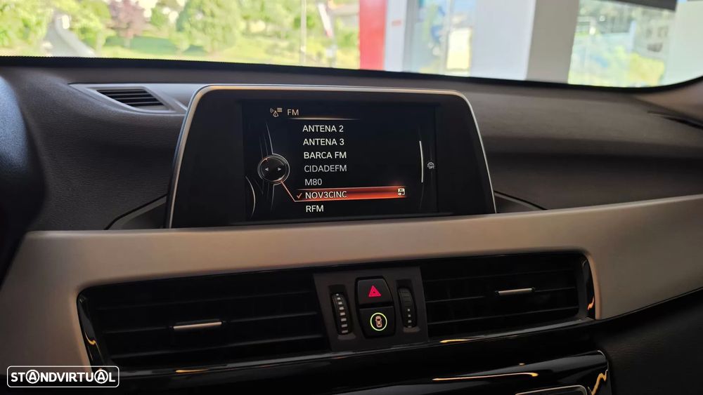 BMW X1 18 d sDrive Auto - 41