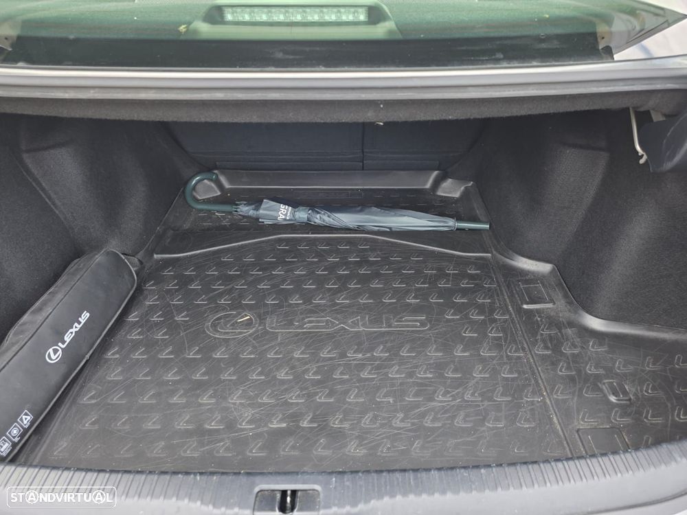 Lexus IS 300H Business - 16