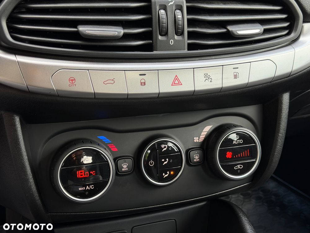 Fiat Tipo 1.4 T-Jet 16v Lounge - 19