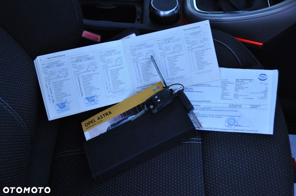 Opel Astra 1.4 Turbo Design Edition - 33