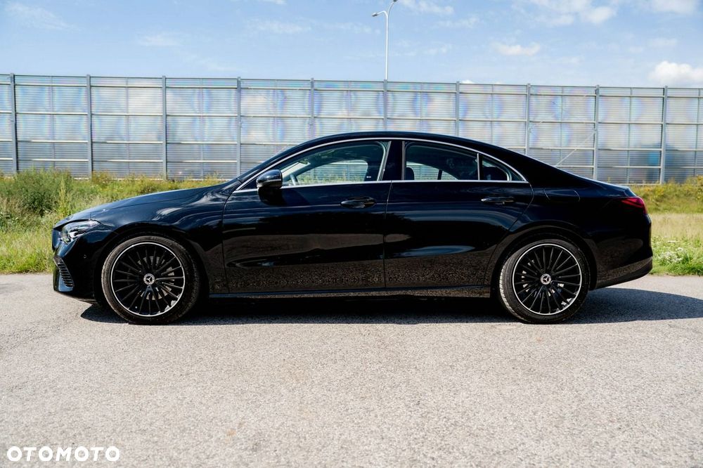 Mercedes-Benz CLA 200 7G-DCT Progressive - 11